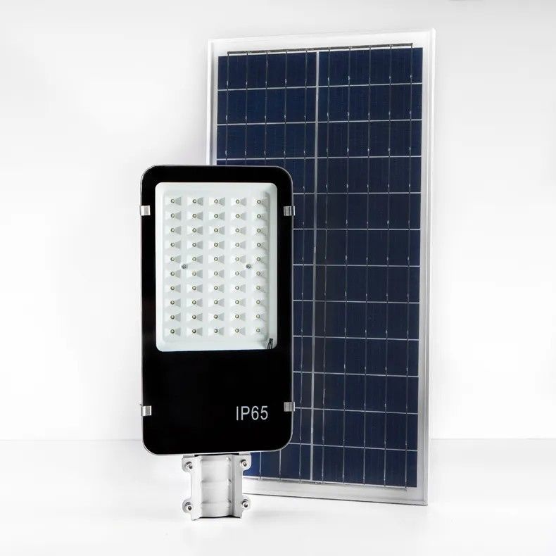 Solarstraßenlampe IP65 mit integrierter Lithium-Ionen-Batterie