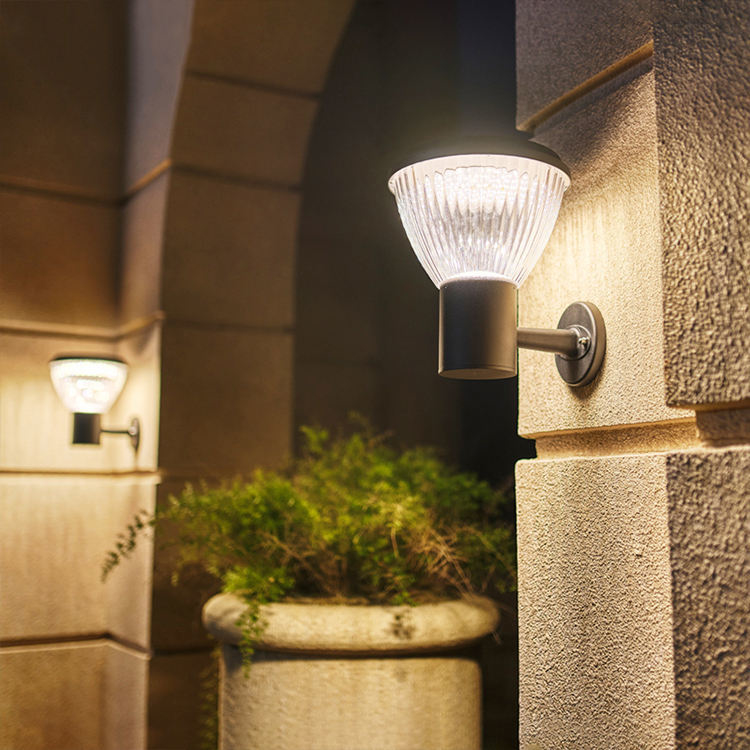 4.5V/5W Monocrystalline Aluminum IP65 Waterproof Round LED Solar Outdoor Wall Lamp